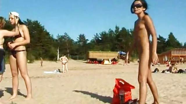 Gratis porno ingen registrering  Han bar lommebukser og masserede sig selv med den ene skulder dansk porn movie